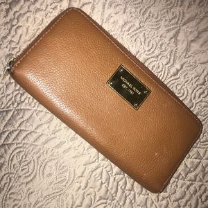 ✨Michael Kors wallet
